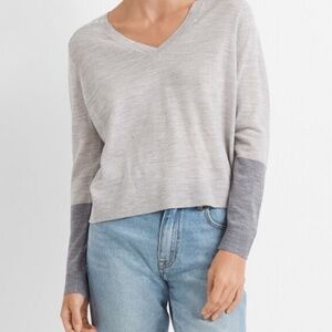 Club Monaco Zaydie 100% wool v-neck colour block sleeves sweater size L